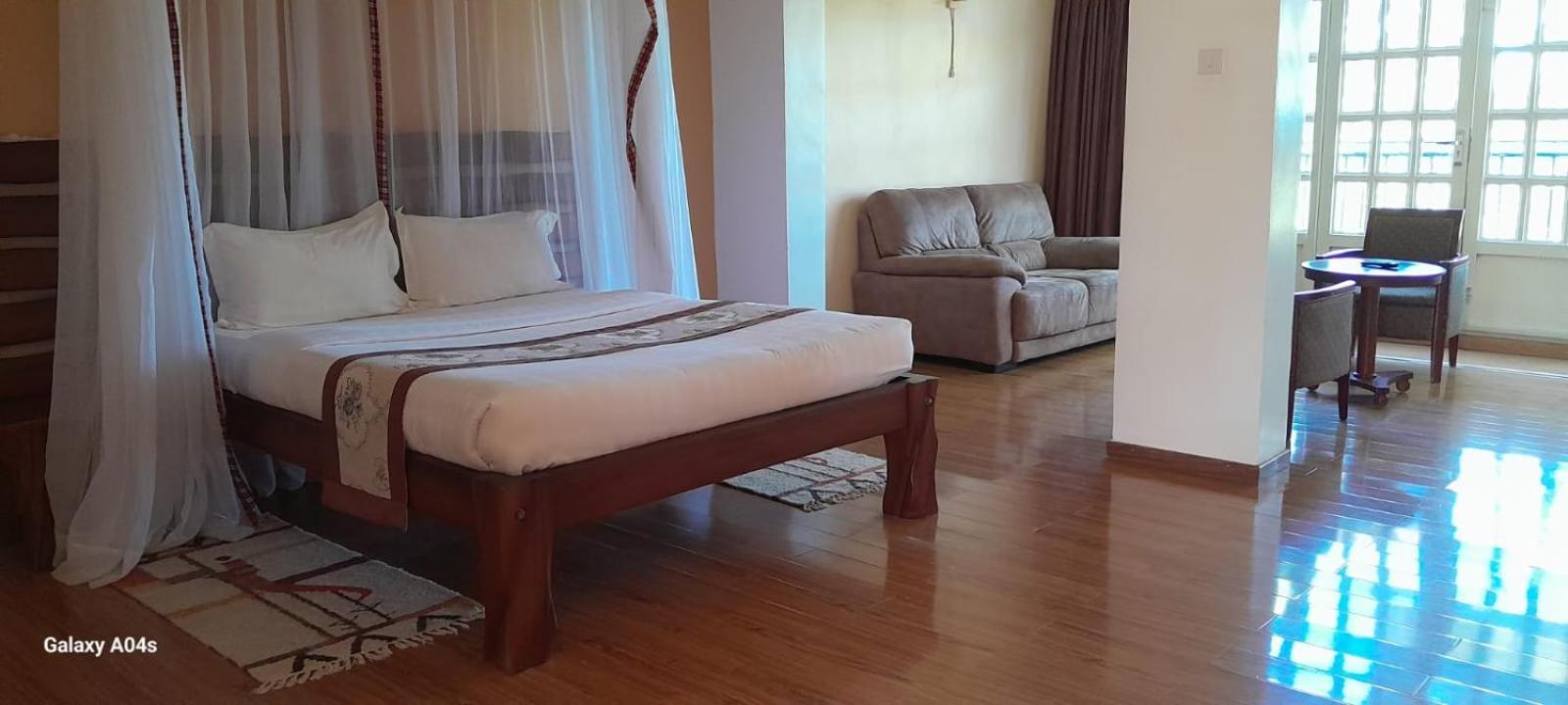 Esikar Gardens Hotel Narok Exterior photo