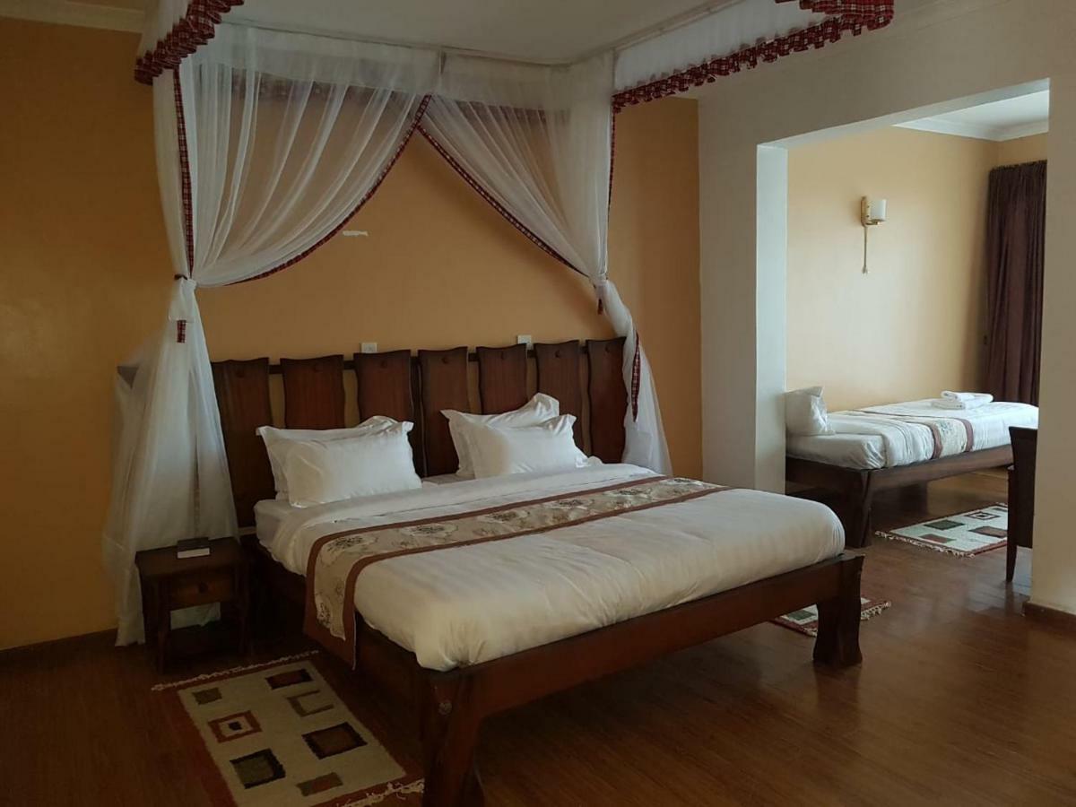 Esikar Gardens Hotel Narok Exterior photo
