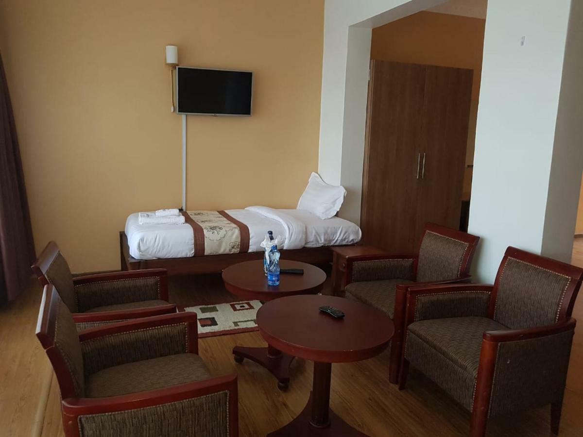 Esikar Gardens Hotel Narok Exterior photo